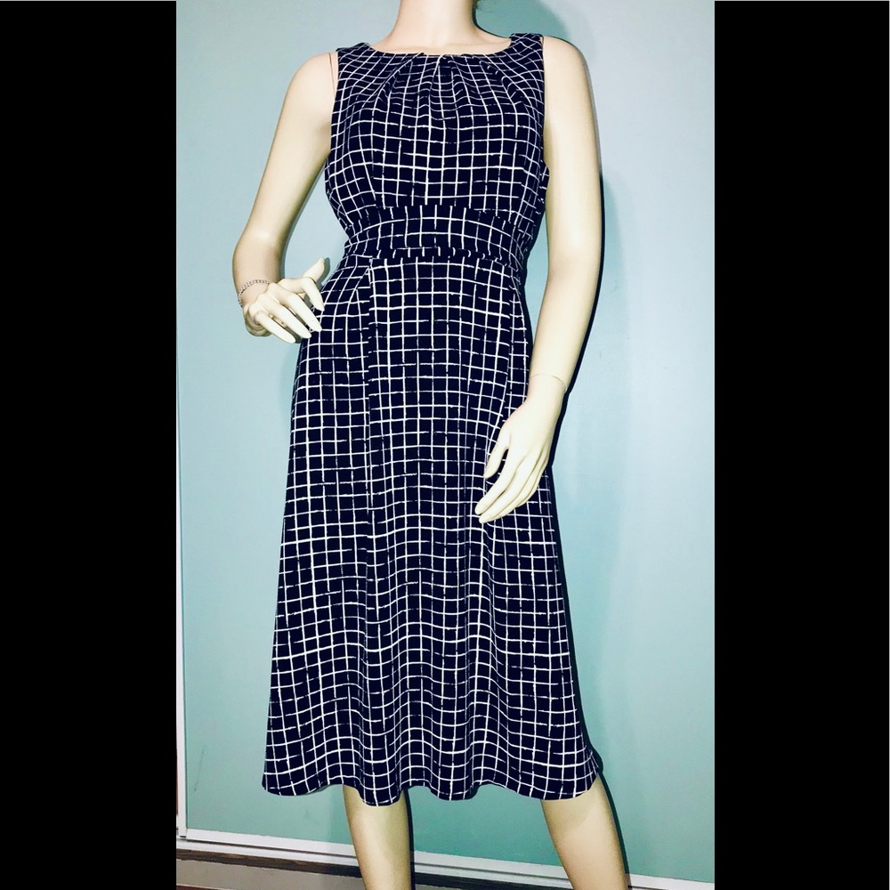 ELLE • Black & White Retro Print Dress / (8) NWOT!